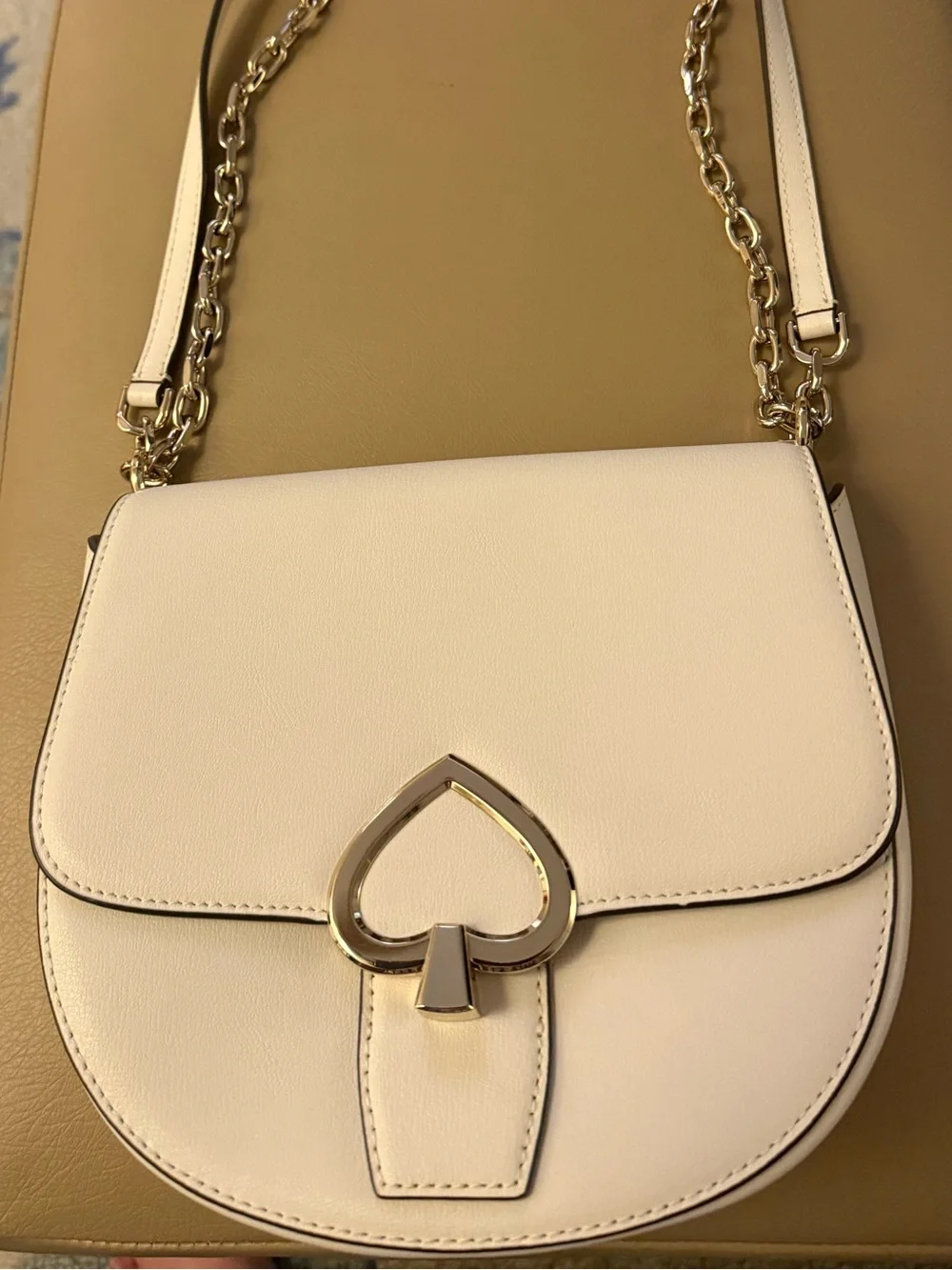 kate spade white Leather Shoulder Bag with Gold Chain,never used